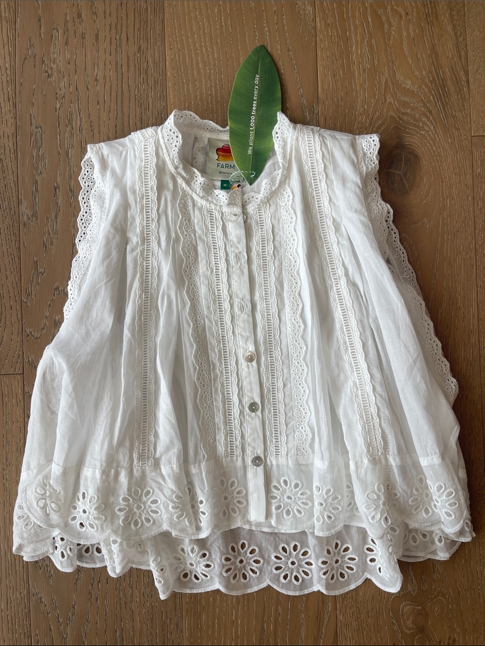 FARM Rio White Eyelet Lace Button-Up Sleeveless Top